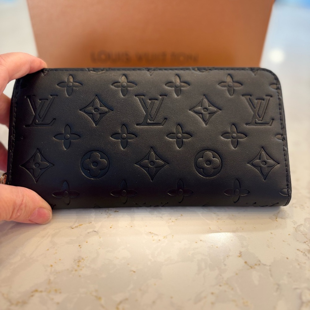 LV - Louis Vuitton  Monogram Wallet